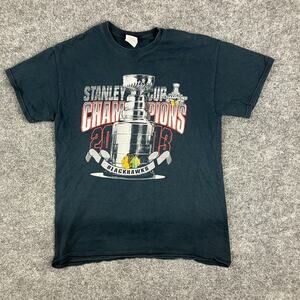 Gildan T-Shirt Mens M Black Blackhawks 2013 Stanley Cup Champions Hockey